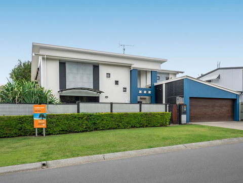 Campbell St, 11 Moffat Beach - Inverell Accommodation 0