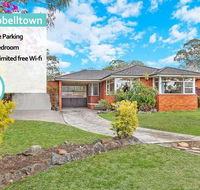 CAMPBELLTOWN HOLIDAY HOME 3 BED  FREE PARKING NCA039 - Inverell Accommodation