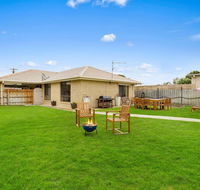CAPEL Family Home large yard close to beach - Inverell Accommodation
