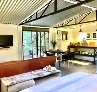 Capri Beach - Couples Retreat - Inverell Accommodation