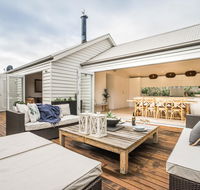 Capri House - Inverell Accommodation