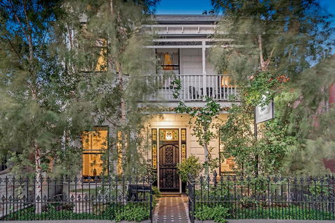 Captains Retreat Apartments And Cottages - Inverell Accommodation 0