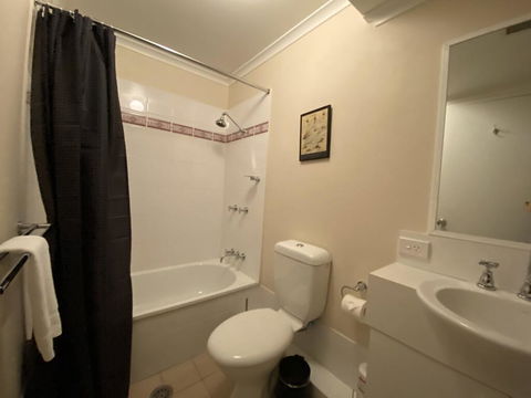 Cascades 15 - Inverell Accommodation 1