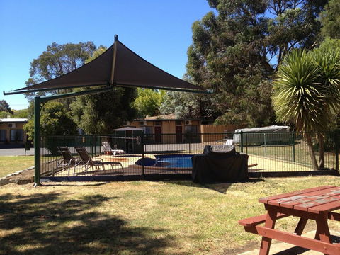 Castle Motel - Inverell Accommodation 0