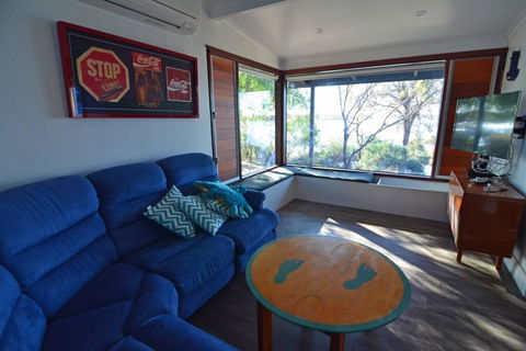 CDC-625 Beach House Incl.rear 2BR Studio - Inverell Accommodation 2
