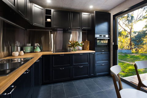 Cedar And Stone - Inverell Accommodation 2