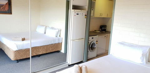 Cedarwood Apartments - Inverell Accommodation 3