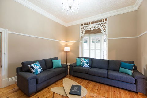 Central Charm - Inverell Accommodation 3