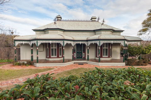 Central Charm - Inverell Accommodation 1