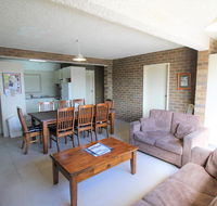 Central Park 4 - Centre of Jindabyne - Inverell Accommodation