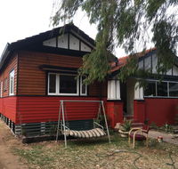 Character 1940s Property - Inverell Accommodation