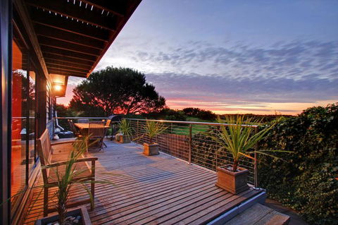 Charltom Hills - Inverell Accommodation 0