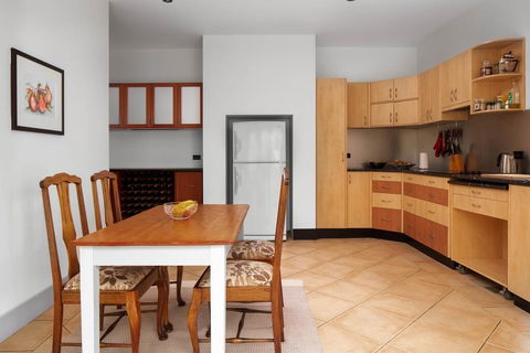 Classic Bungalow - Inverell Accommodation 2