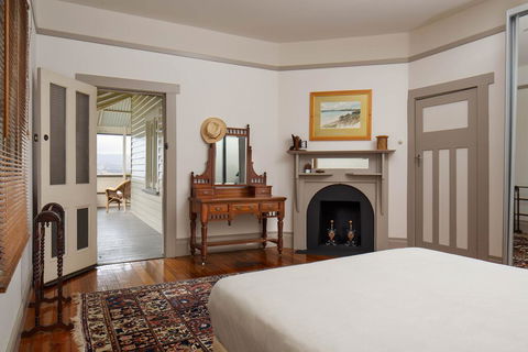 Classic Bungalow - Inverell Accommodation 0