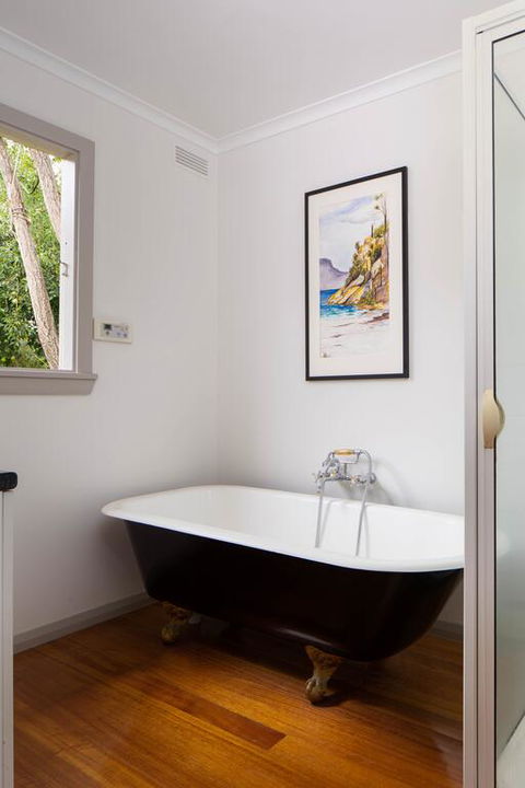 Classic Bungalow - Inverell Accommodation 3