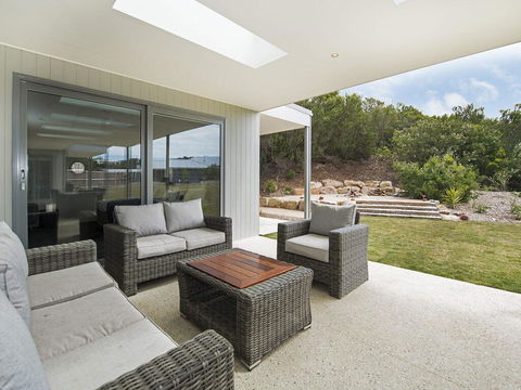 Coastal Chic - Inverell Accommodation 0