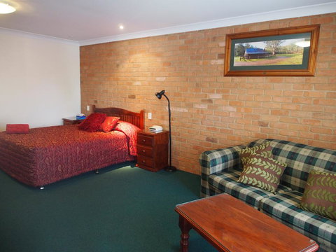 Cobar Town & Country Motor Inn - Inverell Accommodation 1