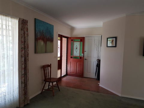 Cobram Cottage - Inverell Accommodation 2