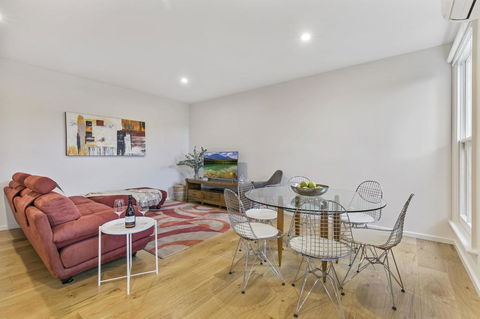 Convenient And Quiet In Sophisticated Malvern - Inverell Accommodation 0