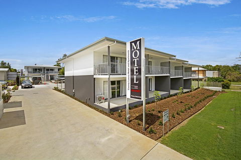 Cooroy Luxury Motel Apartments - Inverell Accommodation 3