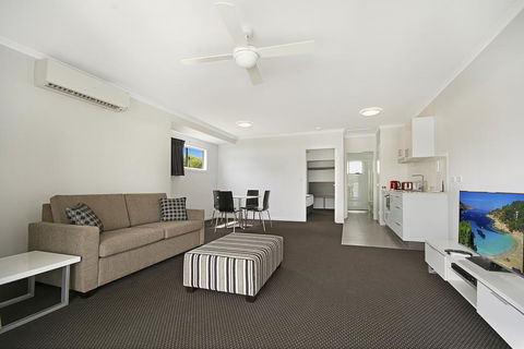 Cooroy Luxury Motel Apartments - Inverell Accommodation 0