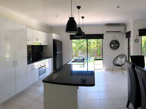 Cooya Beach - Ultimate Tropical Getaway - Inverell Accommodation 3