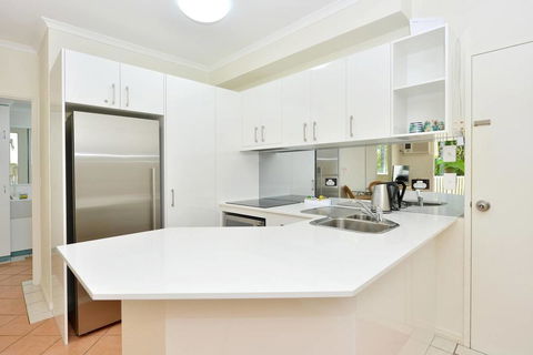 Coral Apartments Port Douglas - Inverell Accommodation 2