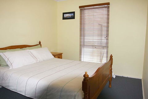 Corsair Breeze - Inverell Accommodation 0