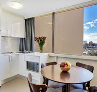 Cosmopolitan apartment at College St - Inverell Accommodation