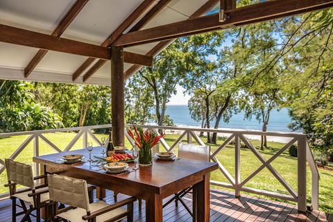 Cottonwood - Private Beachfront - Inverell Accommodation 0