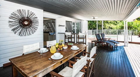Cottonwood - Private Beachfront - Inverell Accommodation 3