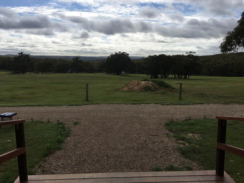 Country Cabin With Mountain Views Close To Ballarat - Inverell Accommodation 2