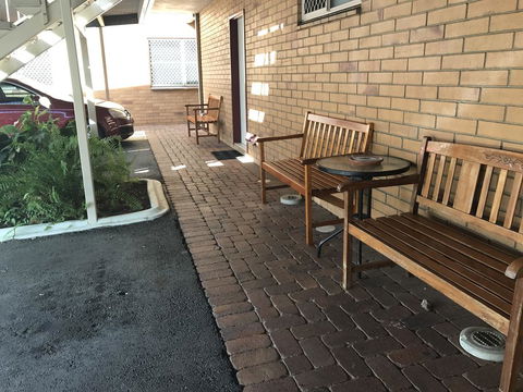 Country Comfort Gin Gin Wild Scotsman Motor Inn - Inverell Accommodation 2
