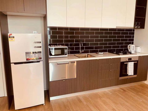 Cozy & Brand New Apt In The Heart Of Western - Inverell Accommodation 1