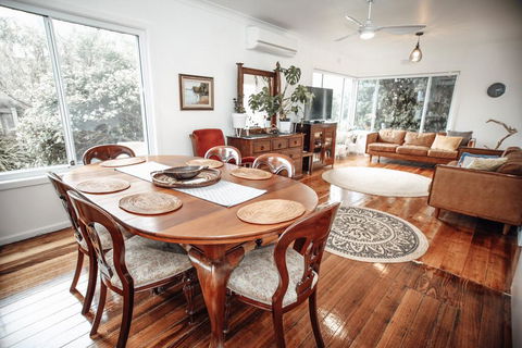 Craypot Cottage Port Campbell - Inverell Accommodation 1