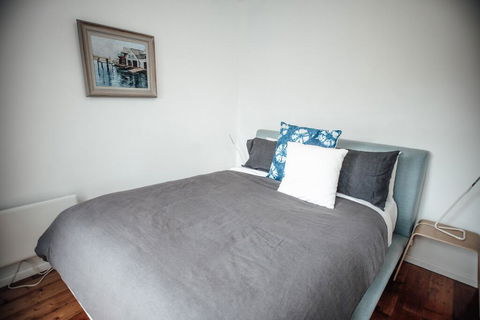 Craypot Cottage Port Campbell - Inverell Accommodation 2