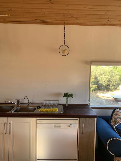 Creative 3D Sculpture Share - Inverell Accommodation 3