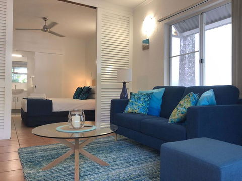 Crystal Palms - Inverell Accommodation 1