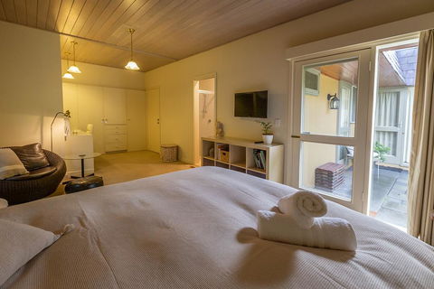 Cygnet, Studio On Sturt - Inverell Accommodation 0