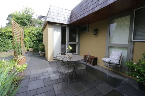 Cygnet, Studio On Sturt - Inverell Accommodation 1