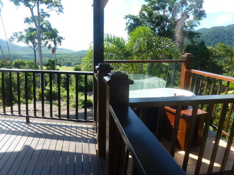 Daintree Holiday Homes - Yurara - Inverell Accommodation 2