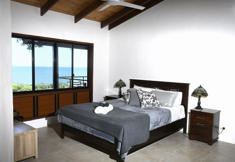Daintree Oceanview Retreat - Holiday Home - Inverell Accommodation 3