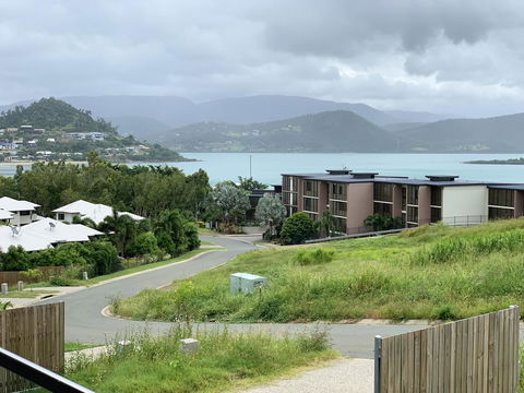 DAYDREAMING Airlie Beach, Water Views & Only 200m To Boardwalk. - Inverell Accommodation 2