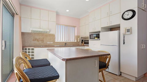 Debra Court 11 - Inverell Accommodation 1