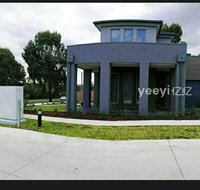 Decent new master room with private bathroom for one or two - Inverell Accommodation