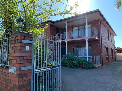 Delicate And Cozy Bedroom In Bentleigh East - Inverell Accommodation 1