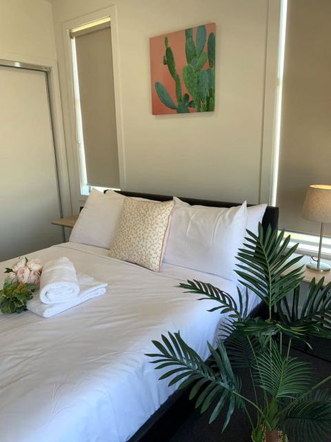 Delicate And Peaceful Bundoora Townhouse 12-R3 - Inverell Accommodation 3