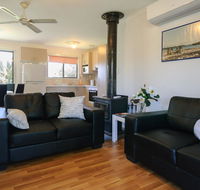 Dom's Place - Inverell Accommodation
