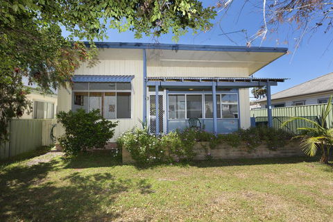 DOUGLAS COTTAGE FORSTER - Inverell Accommodation 0