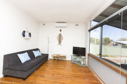 DOUGLAS COTTAGE FORSTER - Inverell Accommodation 2
